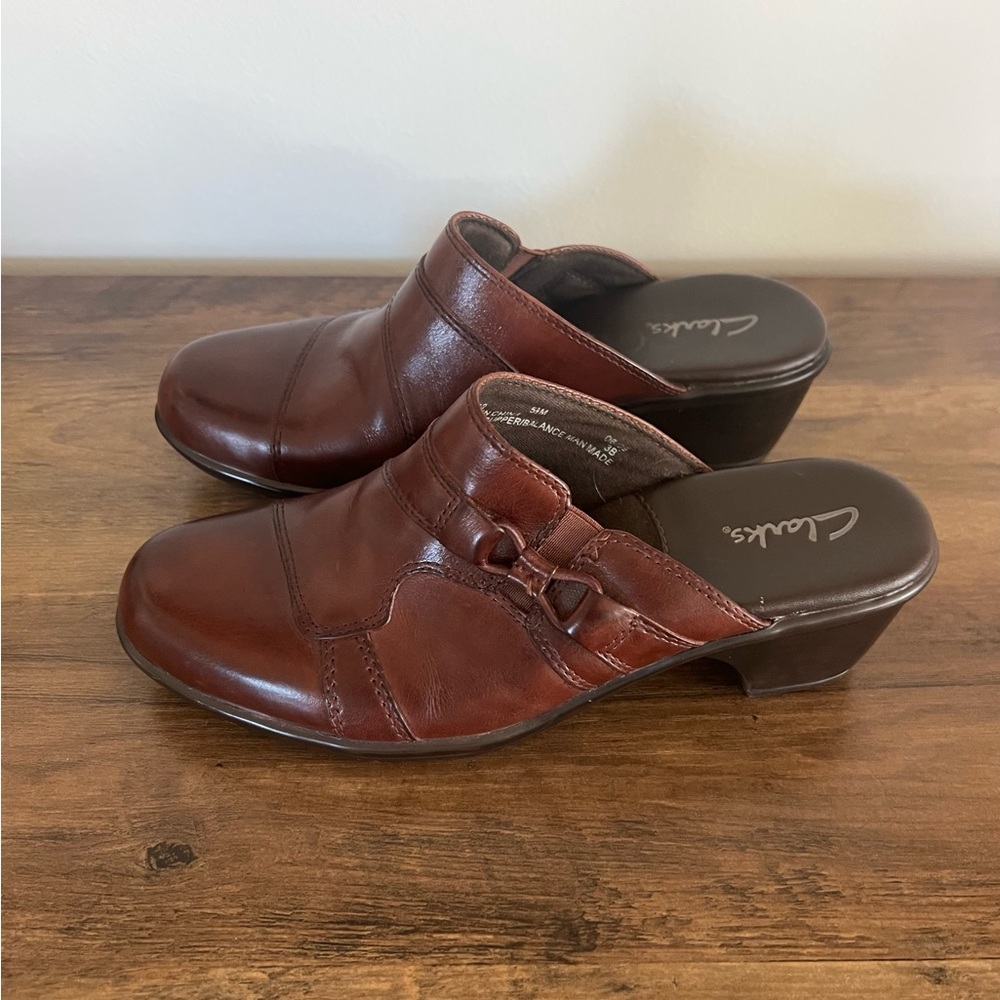 Clarks Women's Rich Brown Leather Clogs